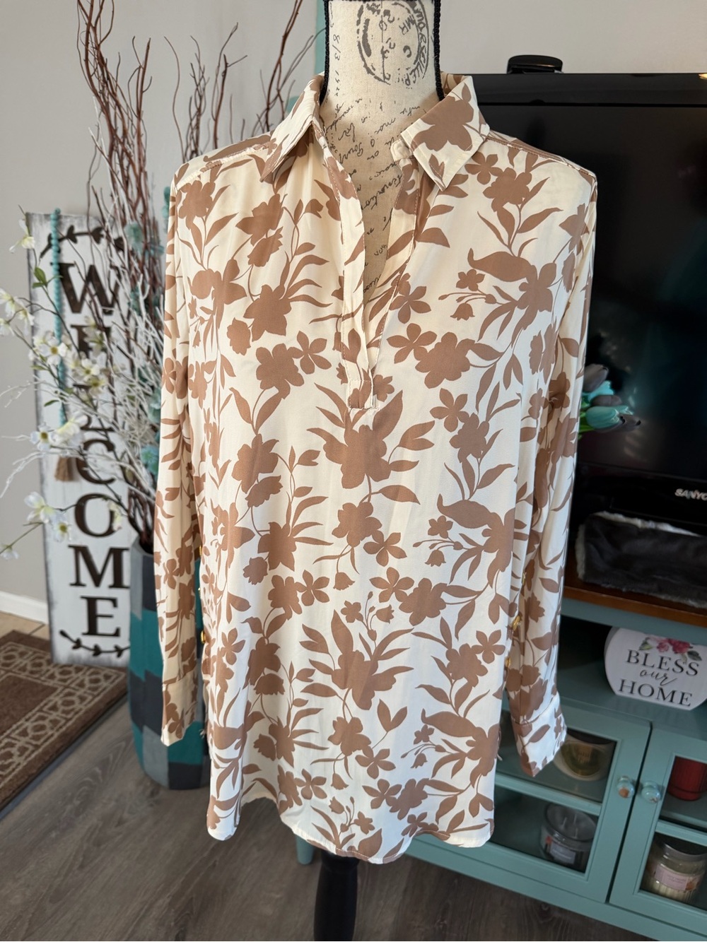 Cupio Cream Blouse with Taupe Floral Print Size S/P